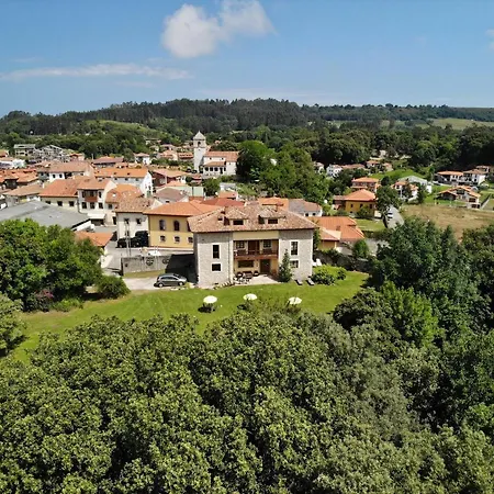La Montanesa Posada De Llanes